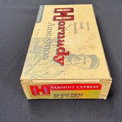 1 boite de cartouche avec 7 cartouches calibre 22-250 de marque Hornady