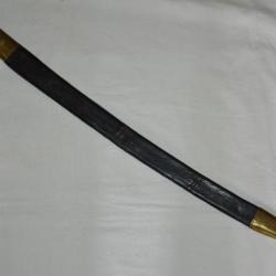 FOURREAU EN CUIR ET LAITON POUR SABRE - EPOQUE MONARCHIE - SECOND EMPIRE