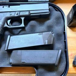 Glock 20 Gen 4 10mm auto parfait &eacute;tat, complet dans sa mallette d'origine