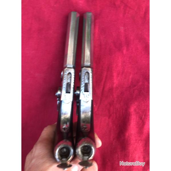 BELLE PAIRE DE PISTOLETS DE VOYAGE � PERCUSSION LACOUTURE � LYON