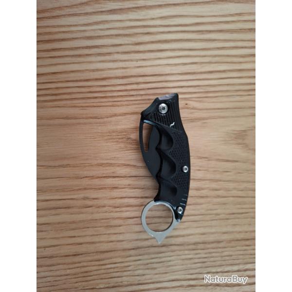 Petit karambit