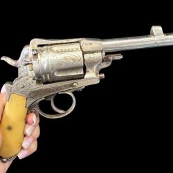 &Eacute;NORME REVOLVER GASSER de gros calibre