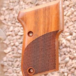 PLAQUETTES BERETTA 21A grips (partiellement en damier)