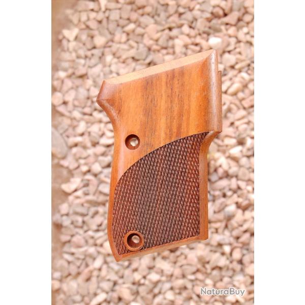PLAQUETTES BERETTA 21A grips (partiellement en damier)