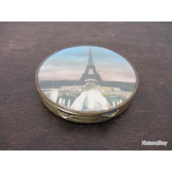 Poudrier en laiton tour Eiffel Paris 1930