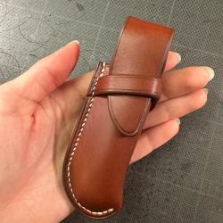 Etuis &agrave; couteau pliant en cuir - sur mesure