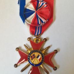 M&eacute;daille de la r&eacute;sistance franco-britannique.