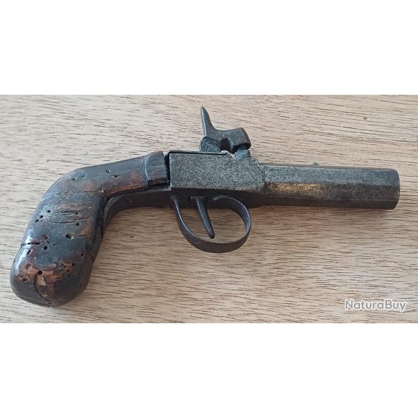 Tr�s ancien pistolet � coffre � percussion - XIX�me si�cle