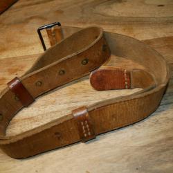 Bretelle de tir MAS 45 / FRF1 / FRF2 / MSE en cuir fauve avec rivets de but&eacute;e de r&eacute;glage