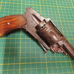 Revolver velodog hammerless 8mm92. Non fonctionnel.