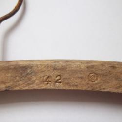 cintre Allemand 1942 tampon Rzm &eacute;quipement militaire