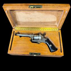 JOLI REVOLVER &Agrave; BROCHE cal. 5mm