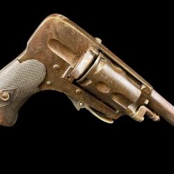 REVOLVER HAMMERLESS cal. 6mm VELODOG num&eacute;ro 9604