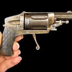BEAU REVOLVER HAMMERLESS cal. 6mm VELODOG