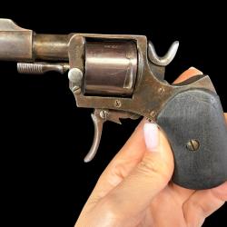 REVOLVER BULDOG cal. 320 customis&eacute;