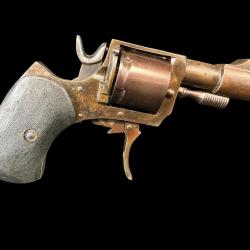 REVOLVER BULDOG cal. 320 customis&eacute;