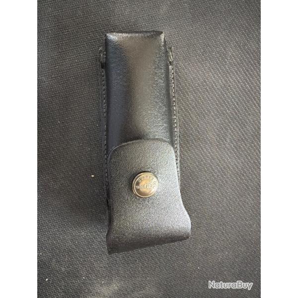 Porte chargeur /couteau scorpion