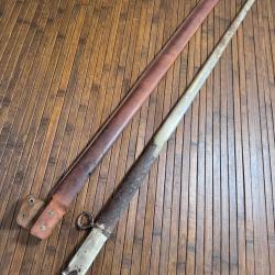 FOURREAU DE SABRE DANS SON RARE PROT&Eacute;G&Eacute; FOURREAU EN CUIR