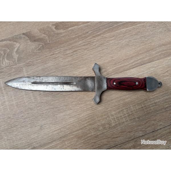 occasion dague lame 20cm manche bois lame rouill� , ench�re destockage armurerie