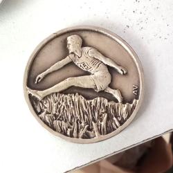 m&eacute;daille de saut de haie 1950