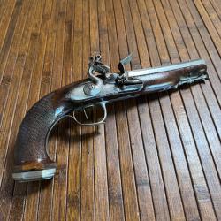 PISTOLET A SILEX DE TYPE OFFICIER DU PREMIERE EMPIRE PLATINE SIGN&Eacute;E