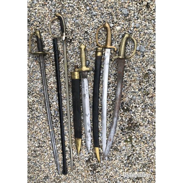 BEAU LOT D'ARMES BLANCHES