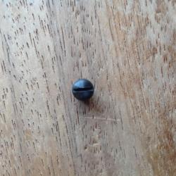 Vis d'acc&egrave;s neuve pour "drum", armes espagnoles &agrave; percussion &agrave; poudre noire.