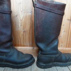 PAIRE DE BOTTES EN CUIR