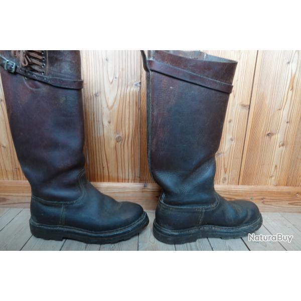 PAIRE DE BOTTES EN CUIR