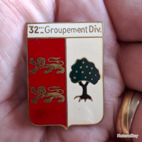 INSIGNE 32 eme COMPAGNIE DIVISIONNAIRE ( FRAISSE - G 2673 )