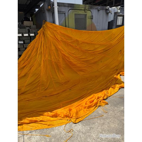 Voilure de parachute de container US 1943 type G8 jaune (medical)