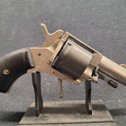 Revolver Bulldog Saint-Etienne, Cal. 380 - 1� sans prix de r&eacute;serve !!