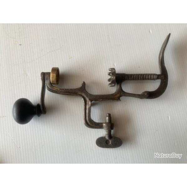 SERTISSEUR CAL 16 N� 205