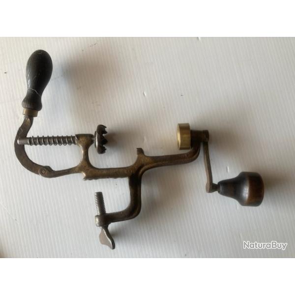 SERTISSEUR CAL 16 N� 206