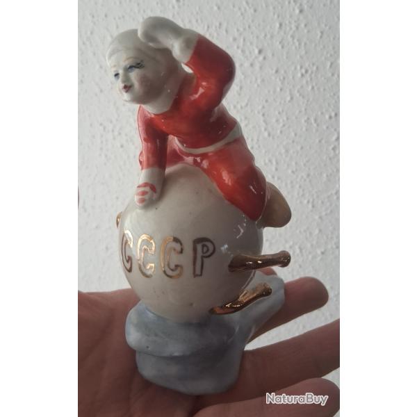 FIGURINE CONQU�TE SPATIALE "COSMONAUTE SUR LE SATELLITE" USINE DE GORODNITSA