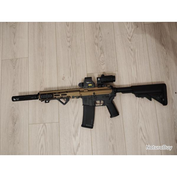 Specna Arms M4 URGI 11"5 AEG   Viseur Holographique   Silencieux   AN/PEQ