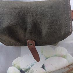 Musette porte chargeurs de munitions