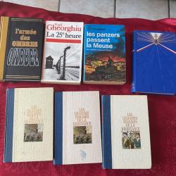 Lot de sept petits livres de guerre