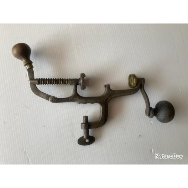 SERTISSEUR CAL 16 N� 216