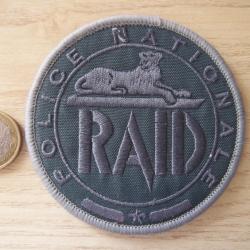 &eacute;cusson collection RAID gris insigne collector rare !