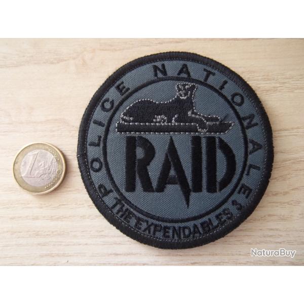 �cusson RAID noir insigne collector rare !