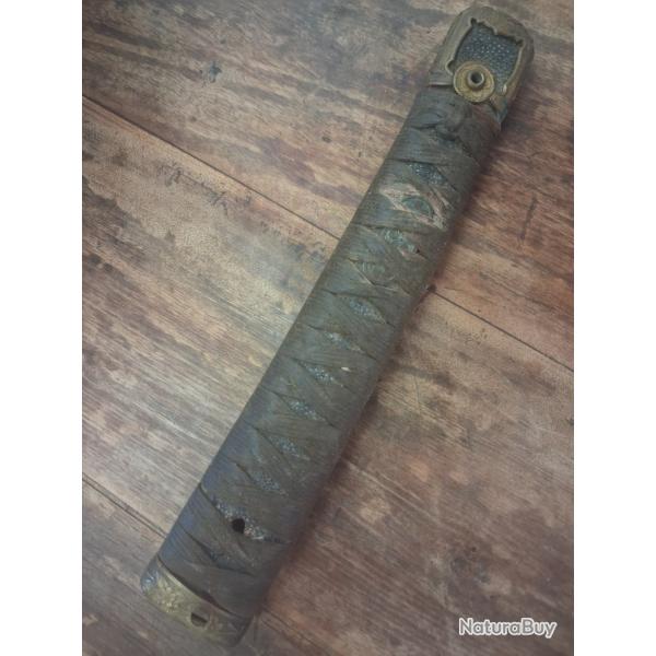 Tsuka compl�te Kai Gunto (Marine imp�riale japonaise)  1�re variante � verrouillage Sabre japonais