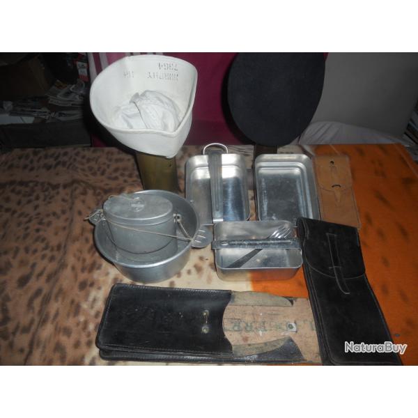 divers militaria gamelles ,�tui mat 49 sac de combat militaire us m-1944 PACK FIELD CARGO , us navy