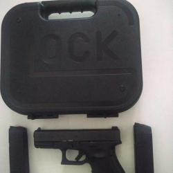 Glock 19 pistol, le ch&acirc;ssis MX1, point rouge et bipied