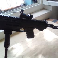 Glock 19 pistol, le ch&acirc;ssis MX1, point rouge et bipied