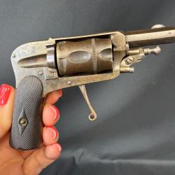 REVOLVER HAMMERLESS cal. 6mm VELODOG num&eacute;ro de s&eacute;rie 16