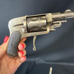 REVOLVER HAMMERLESS cal. 8mm1892
