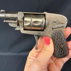 REVOLVER HAMMERLESS cal. 8mm1892