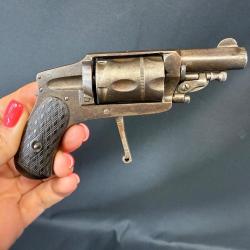 REVOLVER HAMMERLESS cal. 6mm VELODOG num&eacute;ro de s&eacute;rie 41