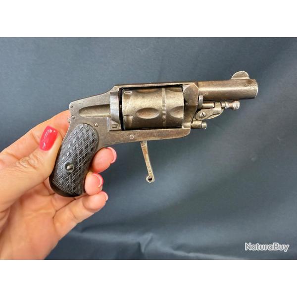 REVOLVER HAMMERLESS cal. 6mm VELODOG num�ro de s�rie 41
